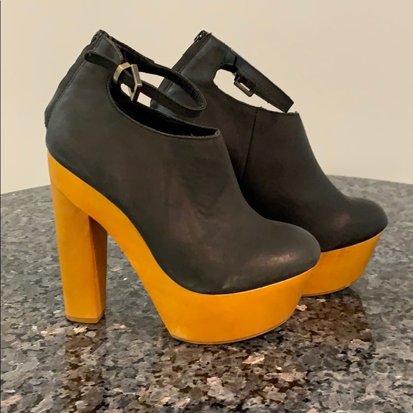 Messeca New York Shoes - Messeca clog style platform heels